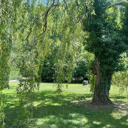 Riverside Retreat וילה *