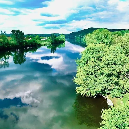 Riverside Retreat וילה *