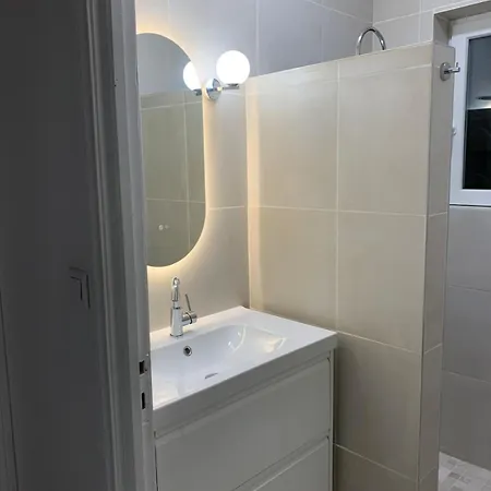 Riverside Retreat וילה