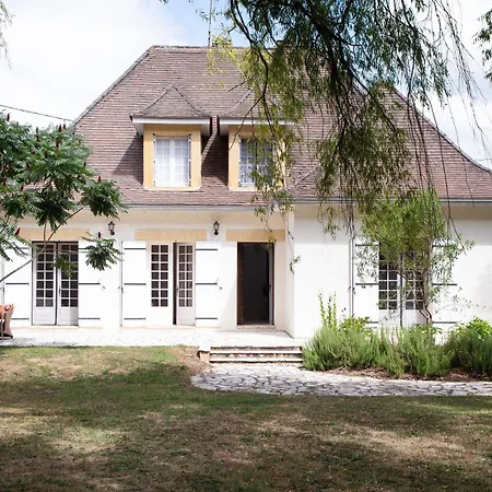 别墅 Riverside Retreat