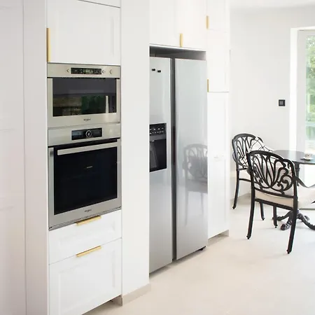 Riverside Retreat 别墅 *