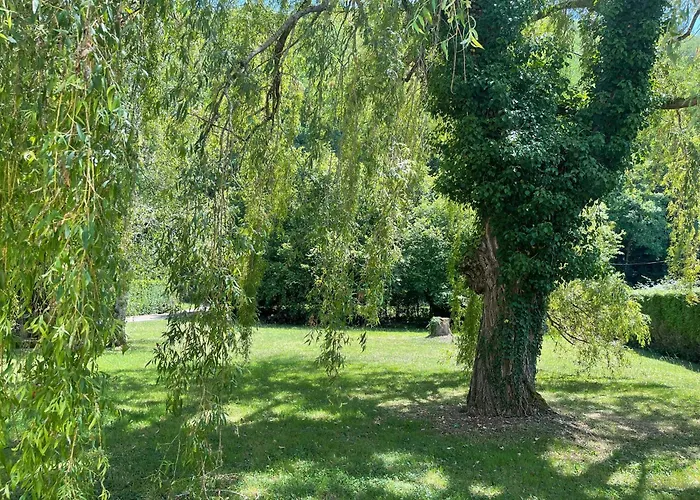 Riverside Retreat Villa *