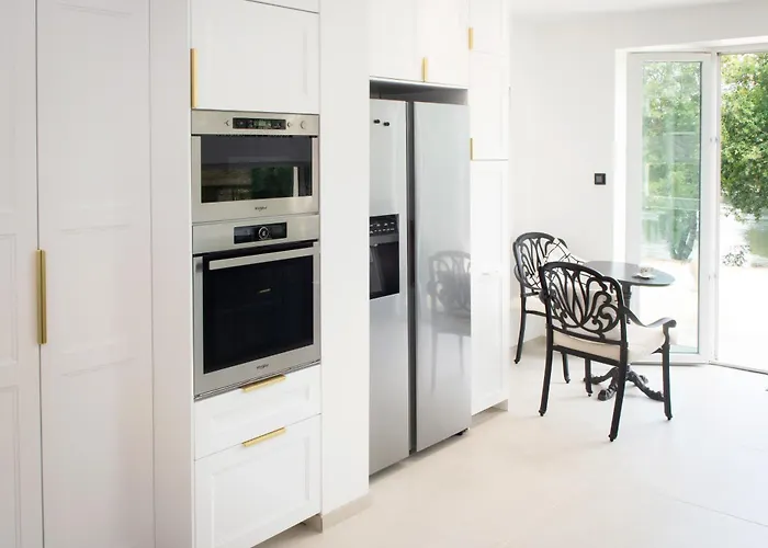 Riverside Retreat Villa *